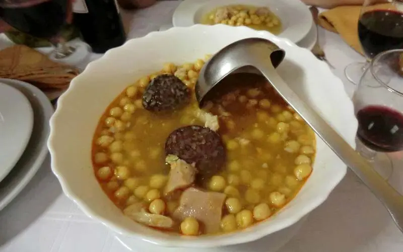 Foto: Facebook Mes&oacute;n de los 20 platos