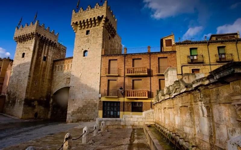 Los castillos y murallas de Daroca hacen que sea imprescindible una visita a este pueblo. | Shutterstock