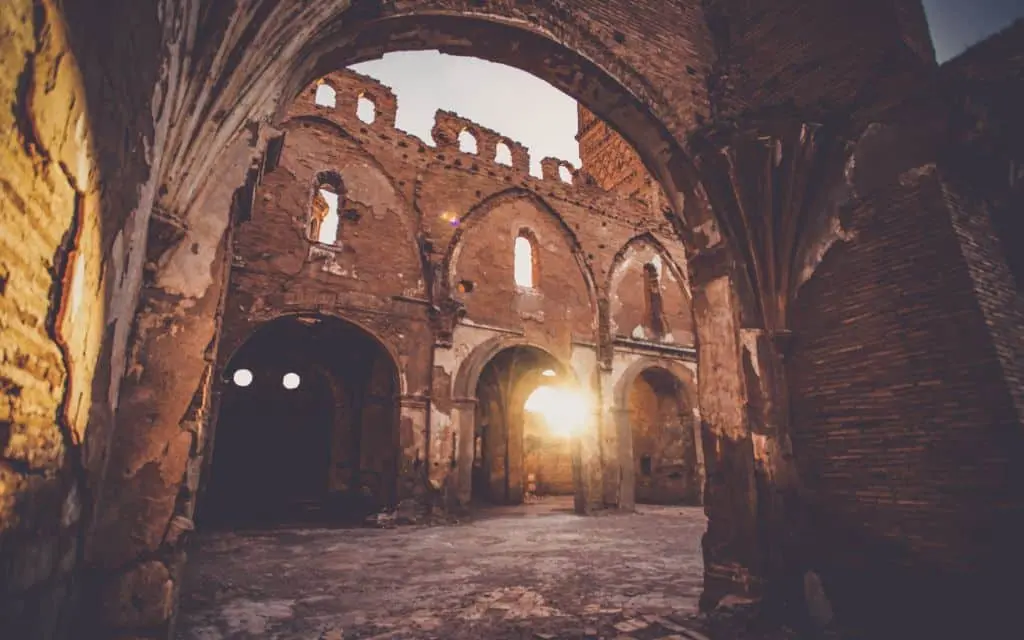 Ruinas de Viejo Belchite. | Shutterstock