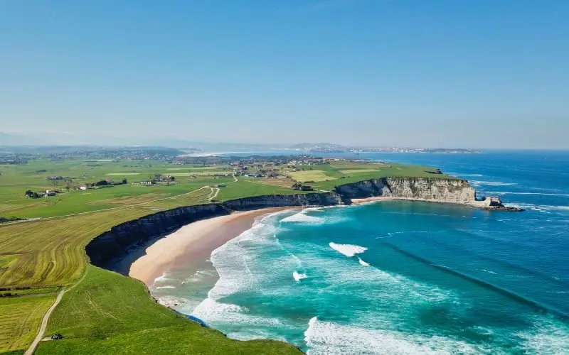 Playa de Langre. | Shutterstock