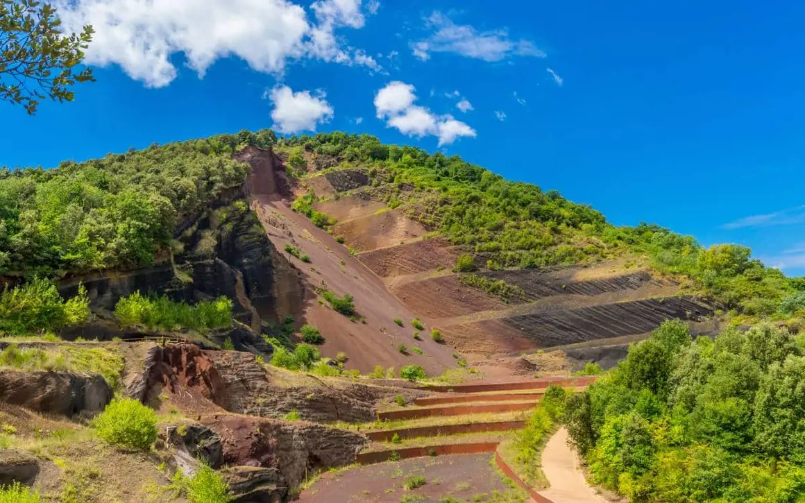 Parque Natural de La Garrotxa. | Shutterstock