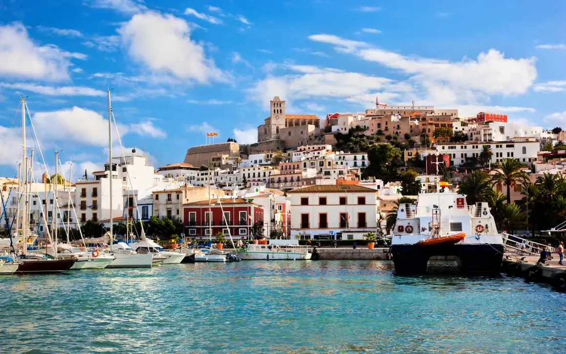 Casco antiguo de Ibiza. | Shutterstock