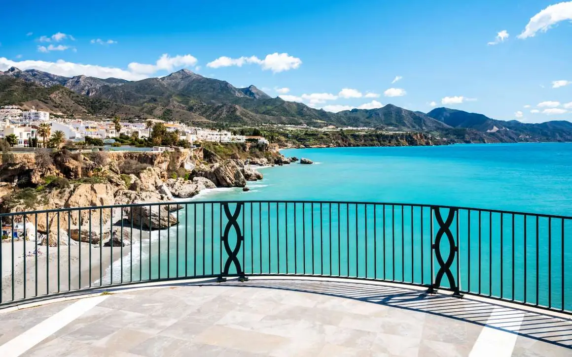 Balc&oacute;n de Europa en Nerja. | Shutterstock