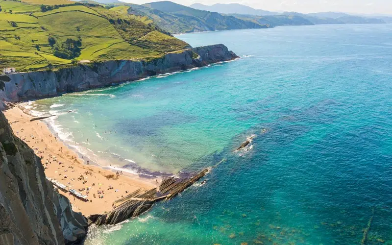 Playa de Itzurun. | Shutterstock