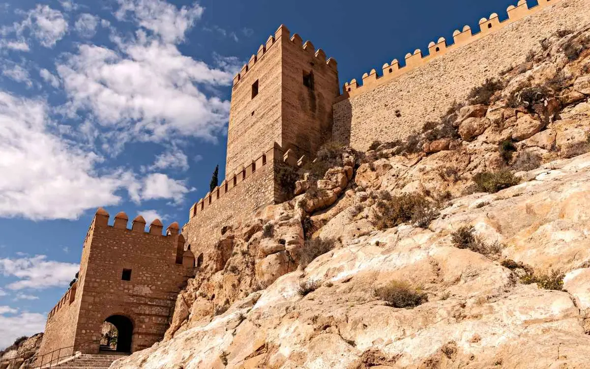 Alcazaba de Almer&iacute;a. | Shutterstock