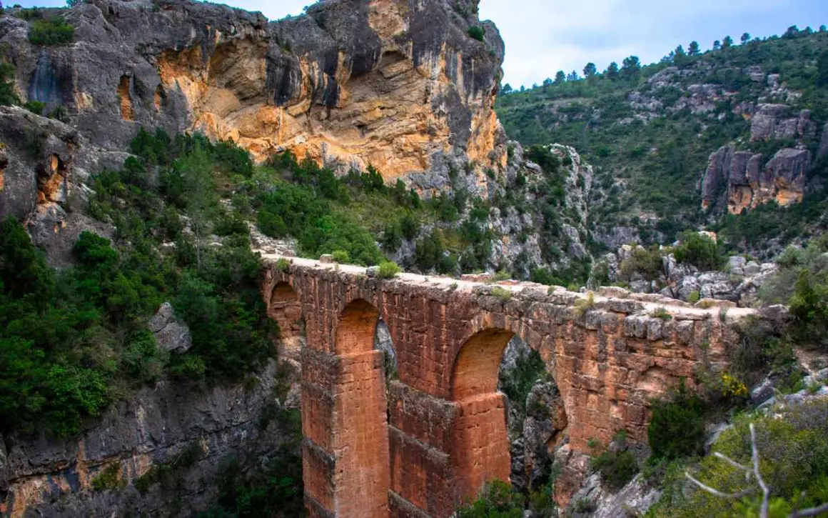 El acueducto romano m&aacute;s largo de Espa&ntilde;a. | Shutterstock