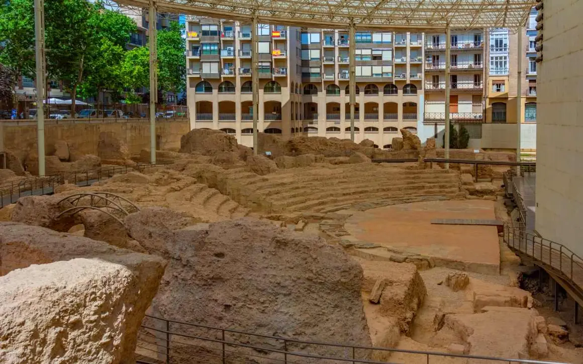 Teatro romano de Zaragoza. | Shutterstock