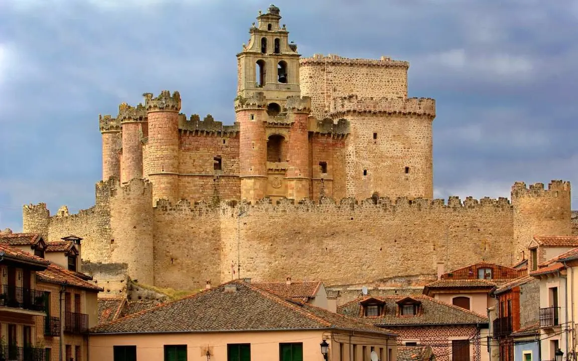 Castillo de Tur&eacute;gano. | Shutterstock