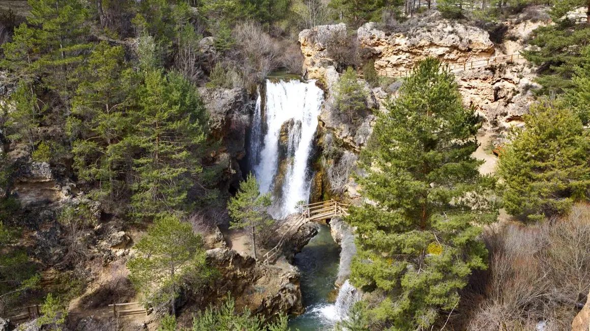 Cascada Batida de Molino Viejo (Teruel). | Shutterstock