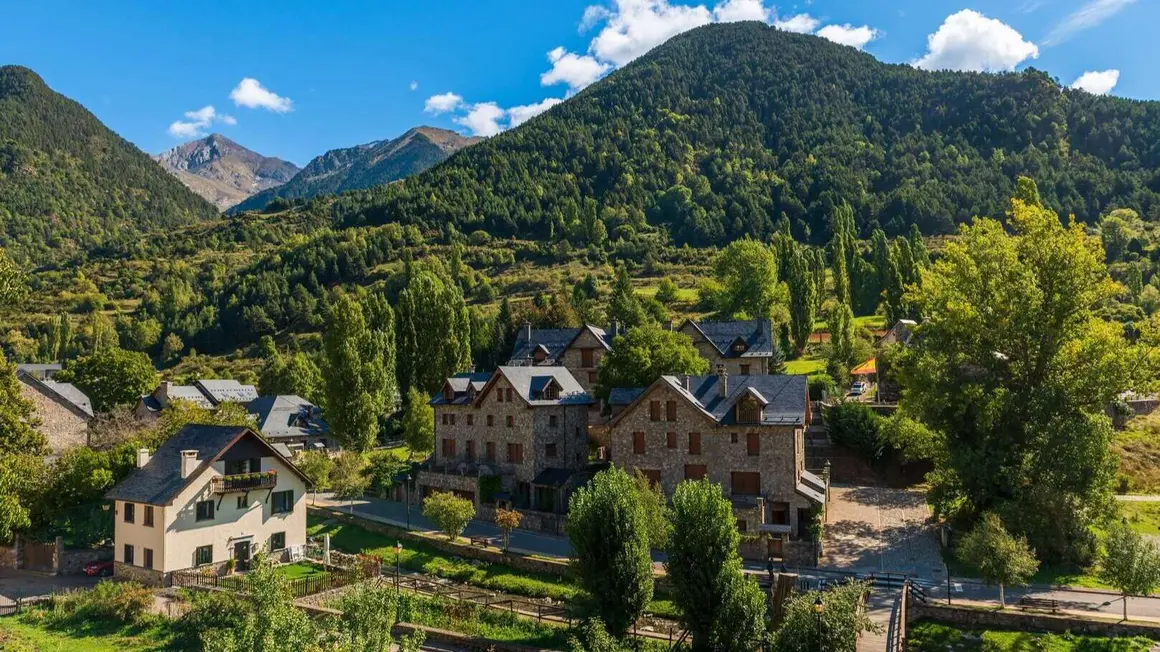 Sallent de G&aacute;llego. | Shutterstock
