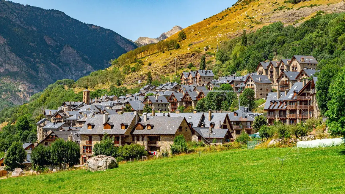 Ta&uuml;ll. | Shutterstock