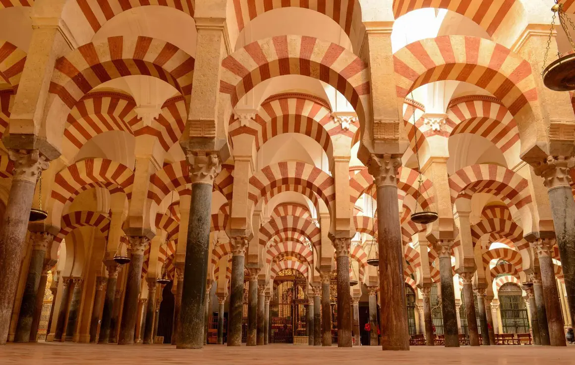 Mezquita-catedral de C&oacute;rdoba. | Shutterstock