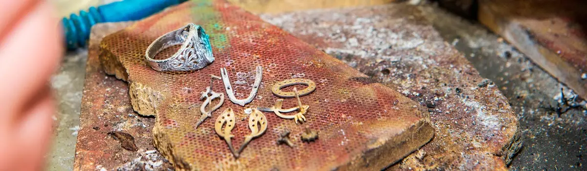 Proceso artesanal de joyer&iacute;a