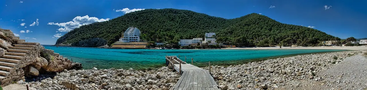 D&oacute;nde dormir en Cala Llonga