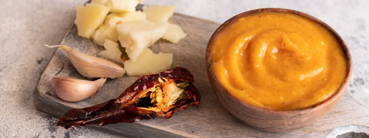 Plato de almogrote canario. | Shutterstock