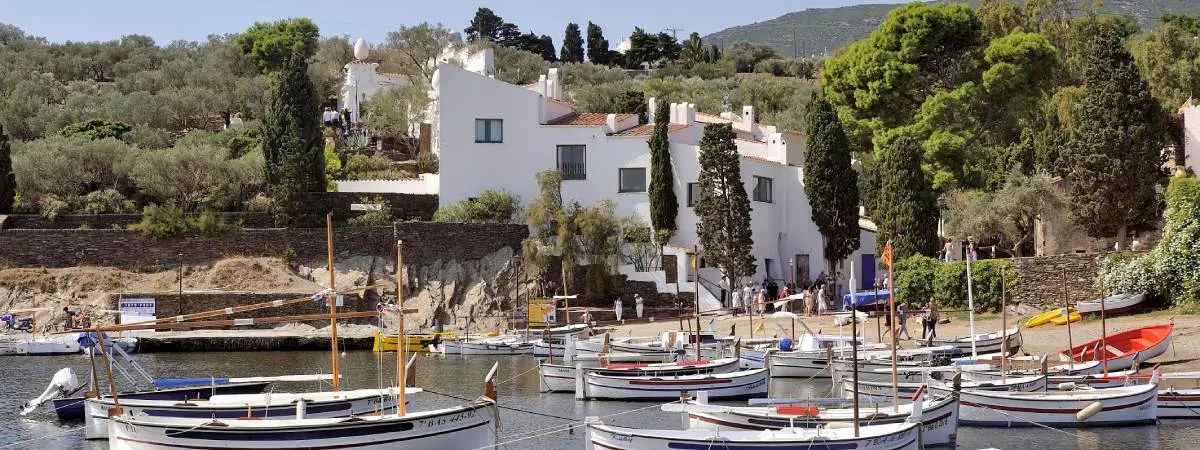 Paisaje de Portlligat y la Casa-Museo de Dal&iacute;.
| Shutterstock
