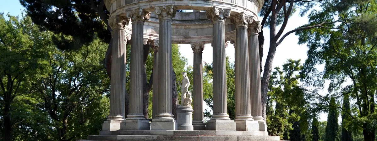 Templete del jard&iacute;n. | Shutterstock
