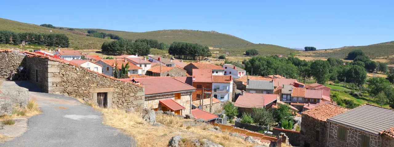 Hoyos_de_Miguel_Mu&ntilde;oz_panorama (2)