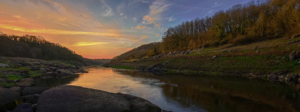 Quiet scene at sunset in the river Mi&ntilde;o, Terras Do Mi&ntilde;o, O P&aacute;ramo, Lugo, Galicia