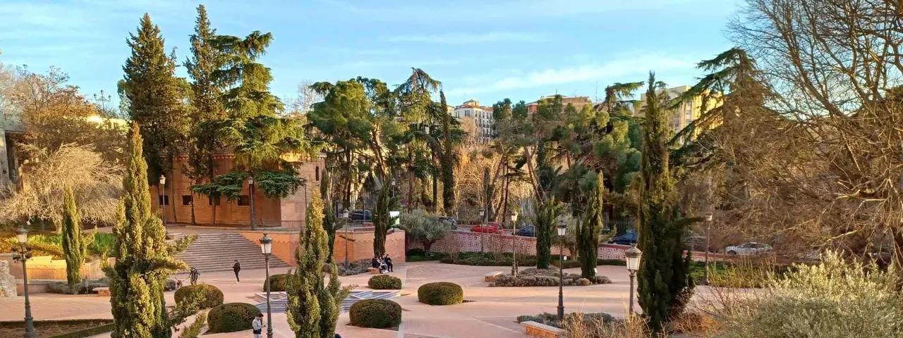 Parque_del_Emir_Mohamed_I,_Madrid_06 (1)