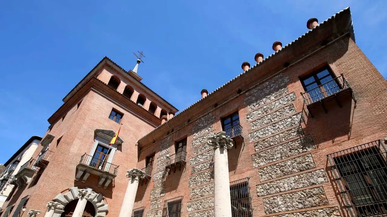 Casa de las Siete Chimeneas. | Shutterstock