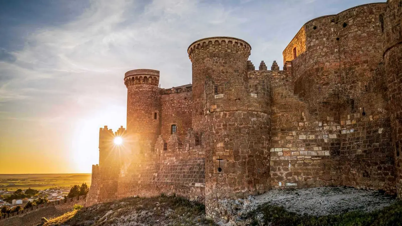 Castillo de Belmonte - 
shutterstock_2288263011 (1)