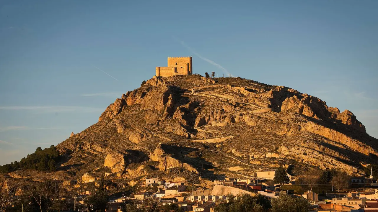 Jumilla y su castillo. | Shutterstock