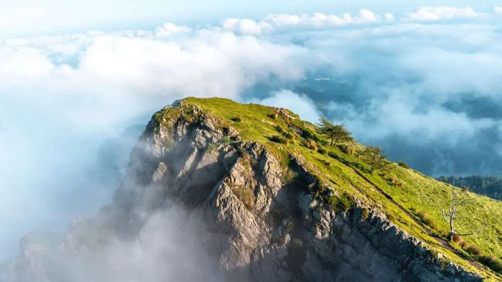 Pe&ntilde;as de Aya, Pa&iacute;s Vasco. | Shutterstock
