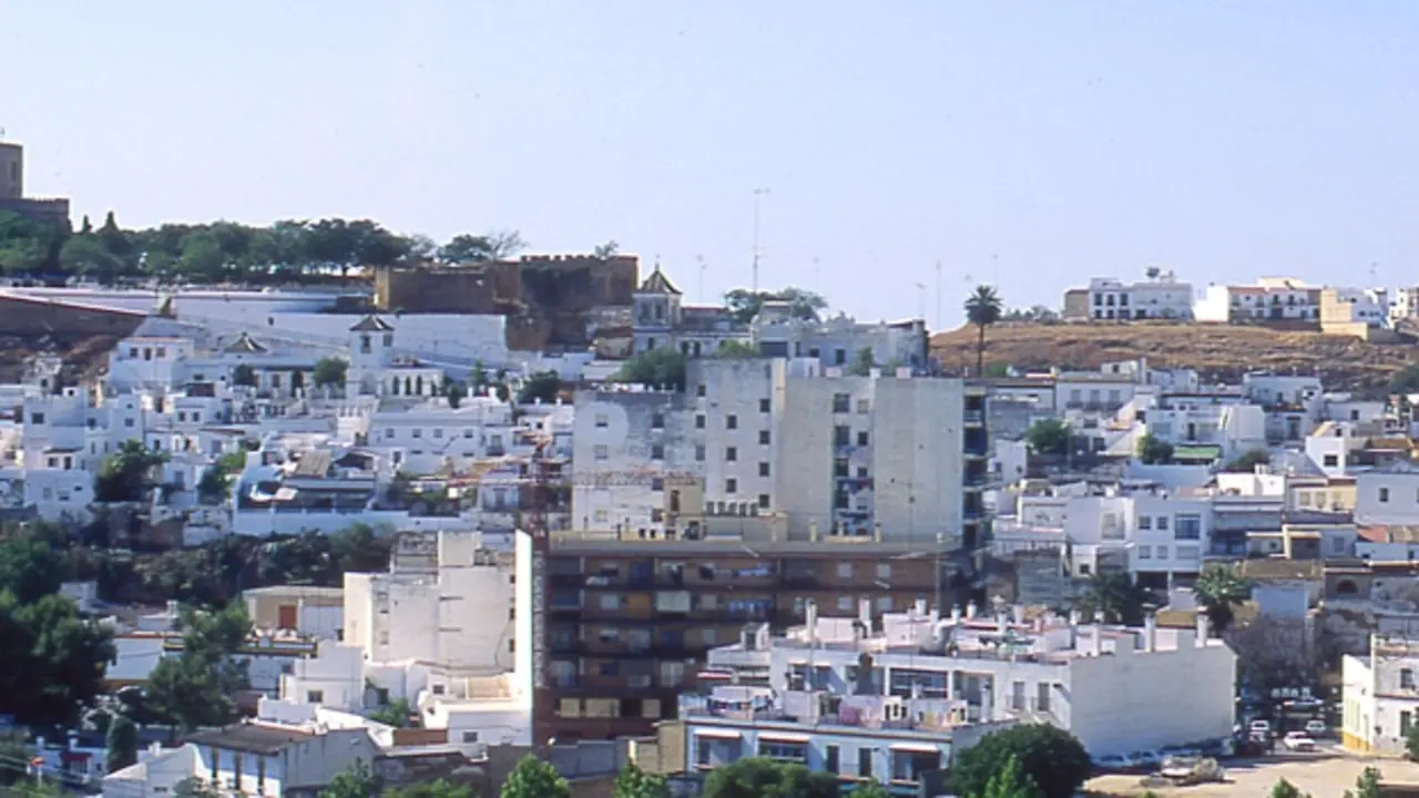 Imagen destacada cedida por &copy;EMPRESA P&Uacute;BLICA PARA LA GESTI&Oacute;N DEL TURISMO Y DEPORTE DE ANDALUC&Iacute;A
panoramica-lugares-andalucia-sevilla-alcala-de-guadaira