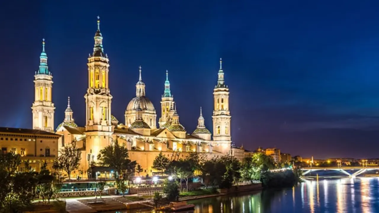 D&oacute;nde dormir en Zaragoza