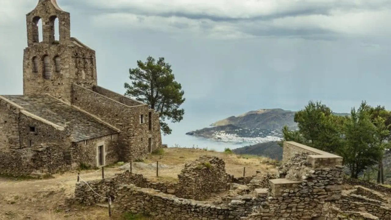 Santa Creu de Rodes. | Shutterstock
