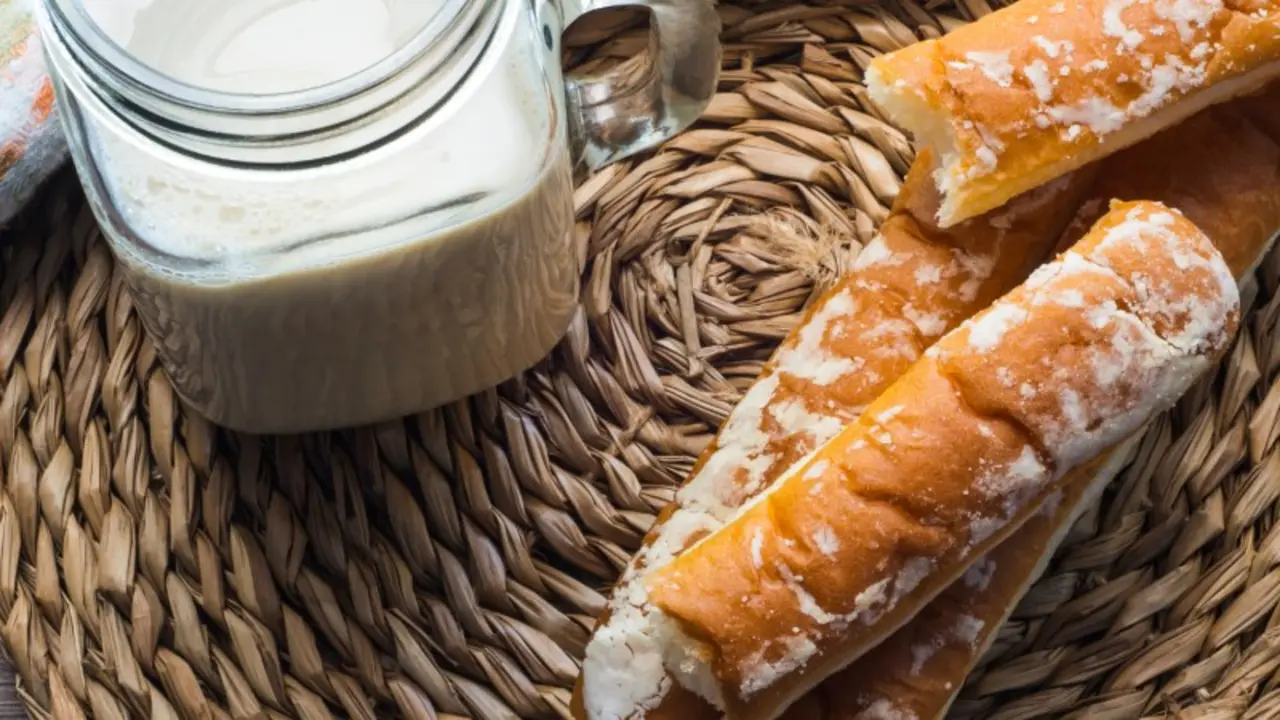 Plato de fartons. | Shutterstock
