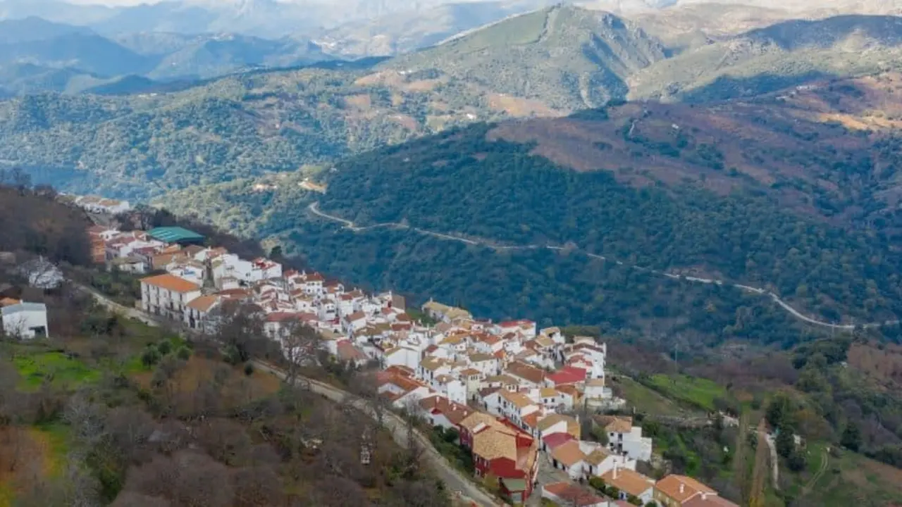 Vistas de Pujerra, M&aacute;laga. | Shutterstock