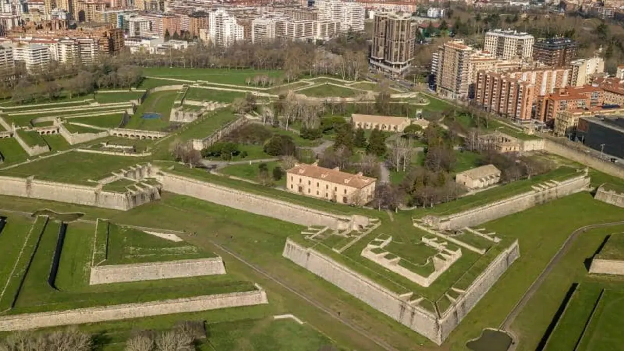 Vista a&eacute;rea de la ciudadela de Pamplona. | Shutterstock 