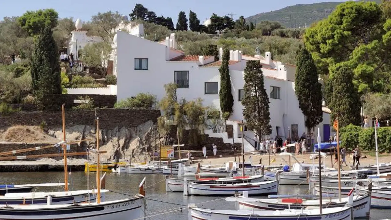 Paisaje de Portlligat y la Casa-Museo de Dal&iacute;.
| Shutterstock