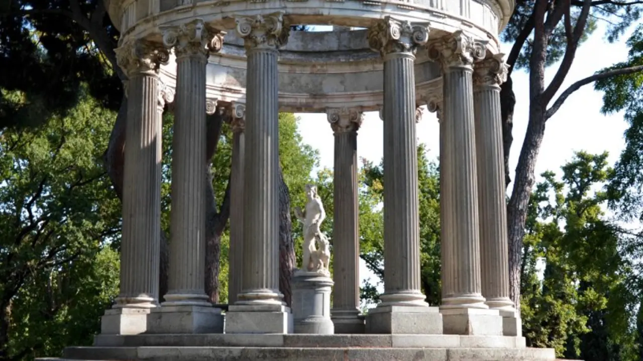 Templete del jard&iacute;n. | Shutterstock