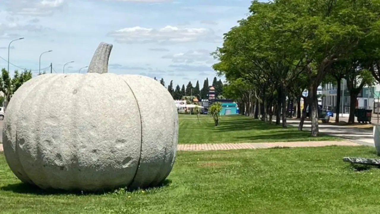 Monumento a la calabaza en Don Benito, Badajoz. | Espa&ntilde;a Fascinante