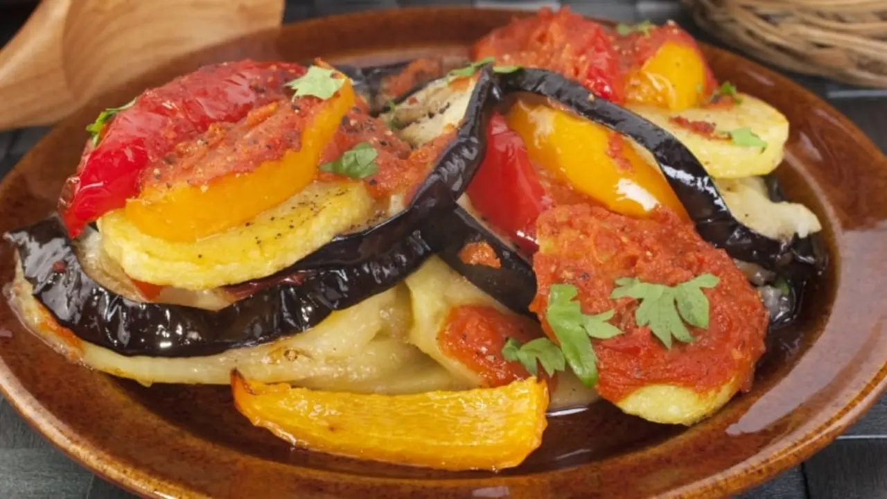 Plato de tumbet mallorqu&iacute;n. | Shutterstock