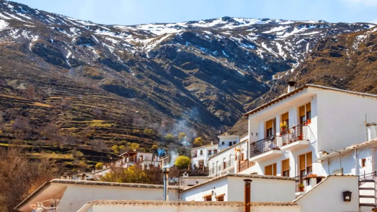 10 pueblos cerca de Sierra Nevada