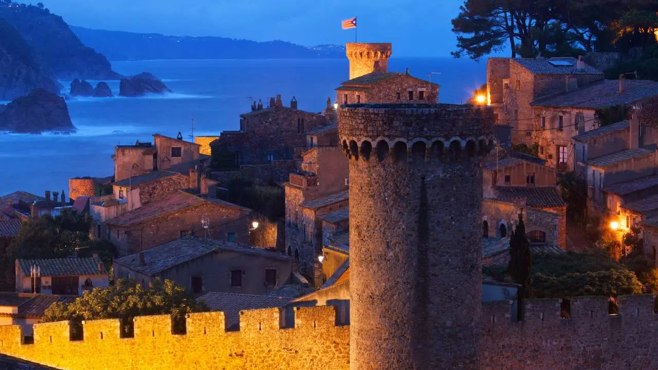 Los 10 pueblos medievales m&aacute;s bonitos para visitar en Navidad
