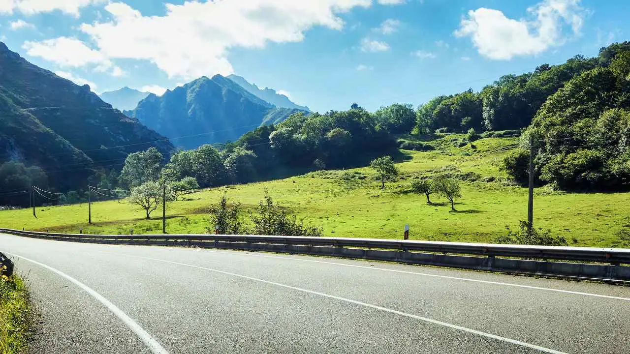 Las 9 mejores rutas por carretera para recorrer Espa&ntilde;a en coche o moto