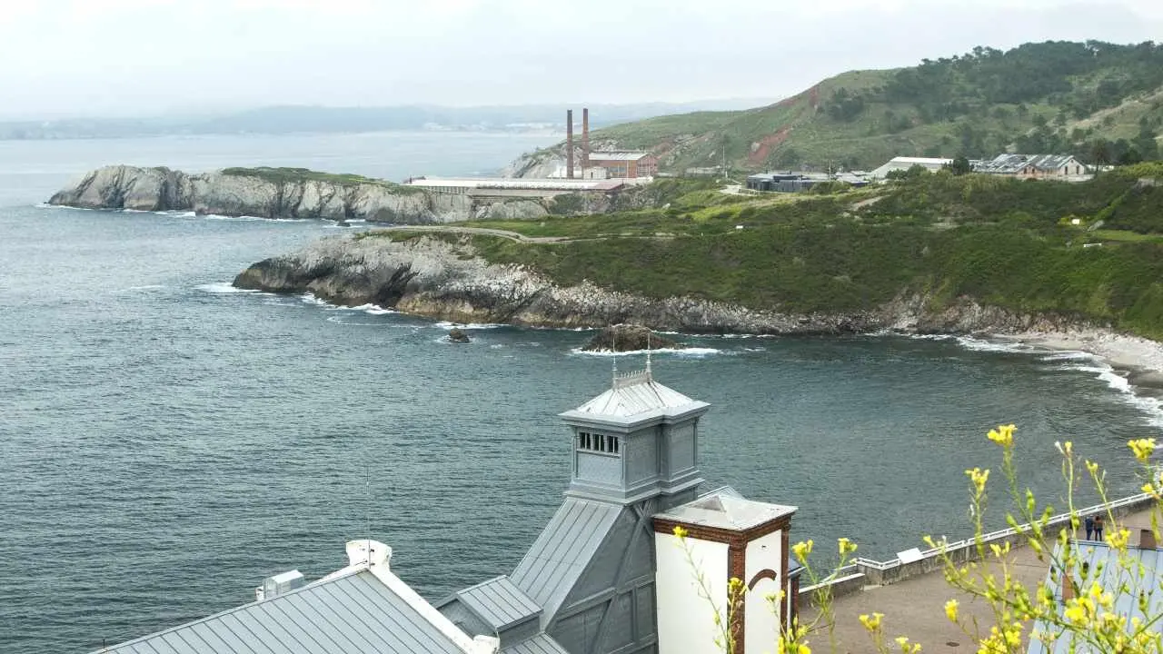Beach and mine of Arnao