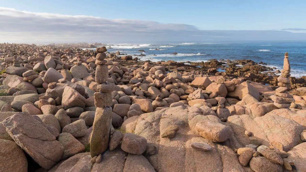 Costa de Camari&ntilde;as, junto al Cementerio de los Ingleses. | Shutterstock