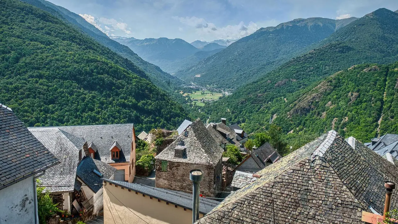 Canejan y sus vistas al valle. | Dreamstime