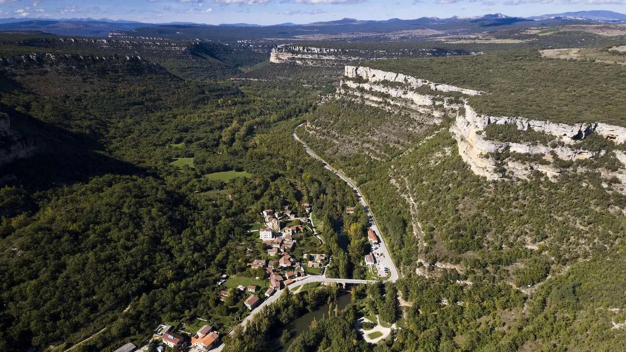 Panor&aacute;mica de Escalada y su entorno. | Dreamstime