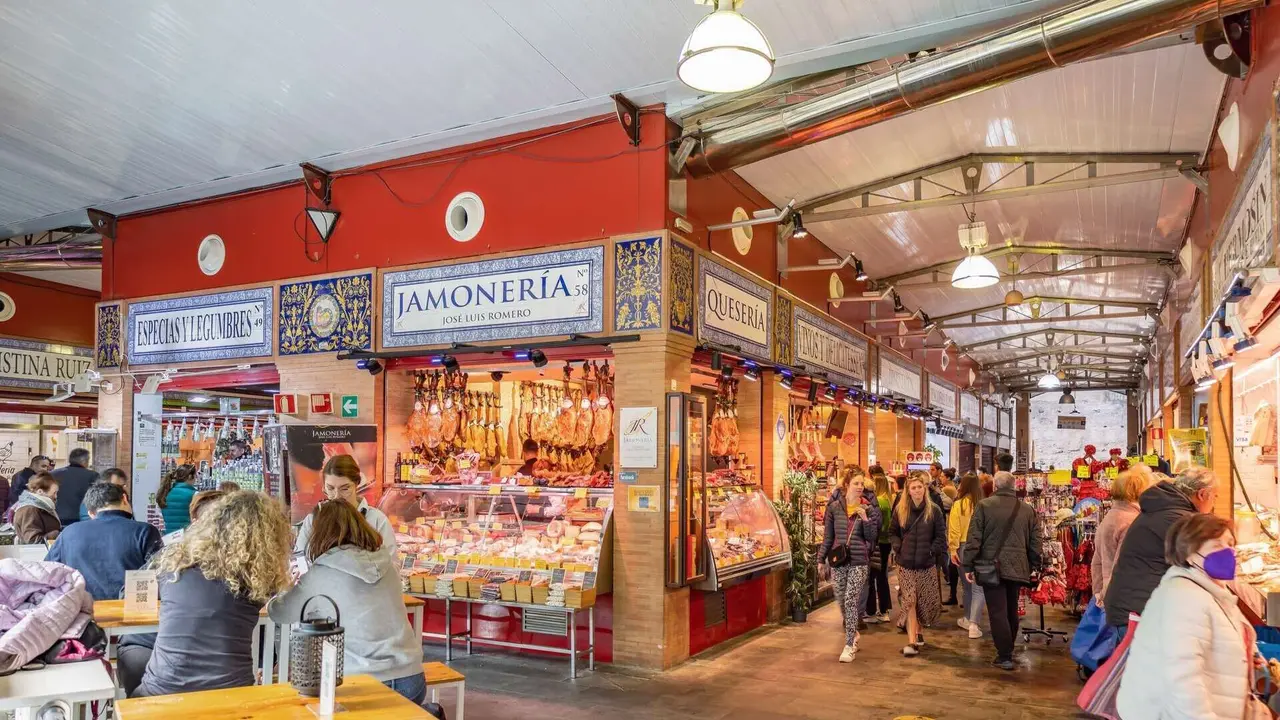 Mercado de Triana, Sevilla. | Shutterstock