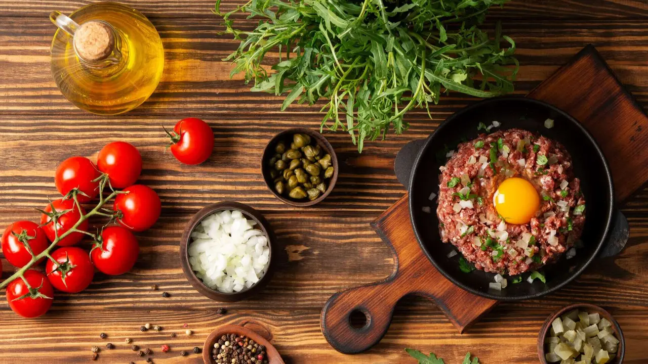 Comida espa&ntilde;ola fusi&oacute;n. | Freepik