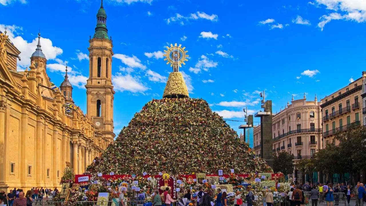 Fiesta de El Pilar, Zaragoza. | Shutterstock
