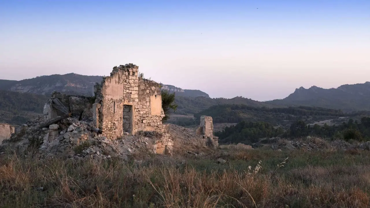 Ruinas de Corbera de Ebro, Tarragona. | Dreamstime