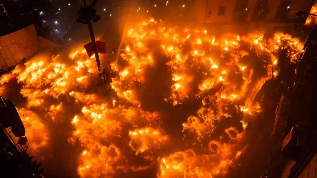 La Patum, fiesta tradicional del fuego. | Shutterstock